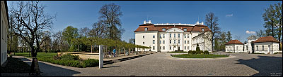 Panoramafoto von Köpenicker Schloßhof mit Schloß und Schloßpark